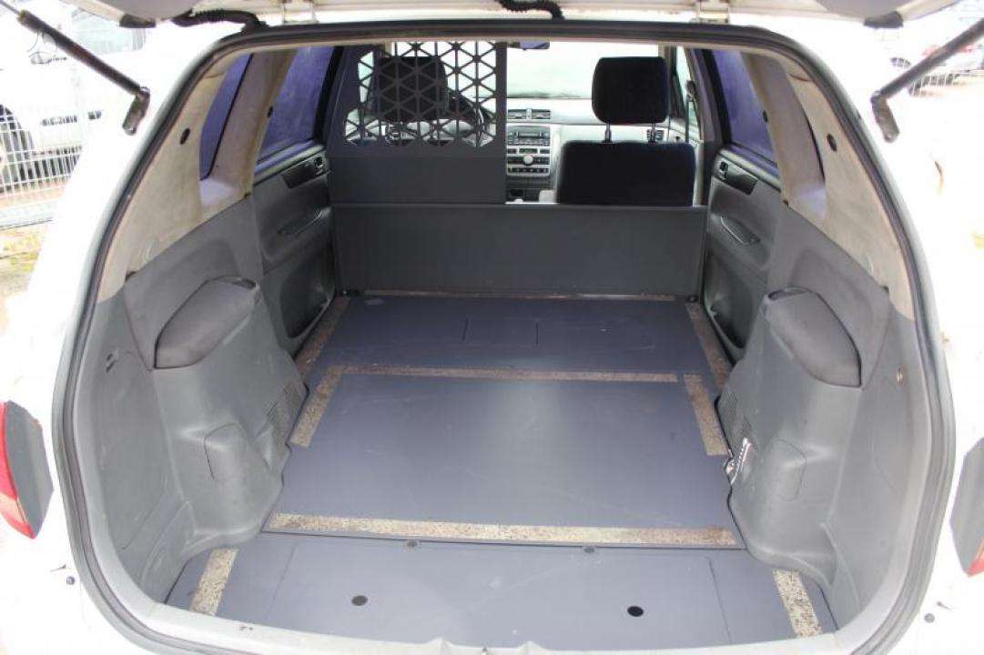 Toyota Avensis Verso - 6