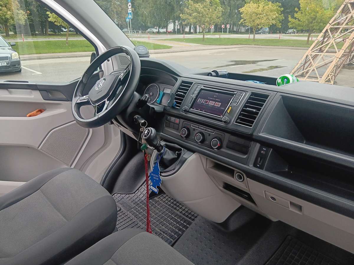 Volkswagen Transporter - 12
