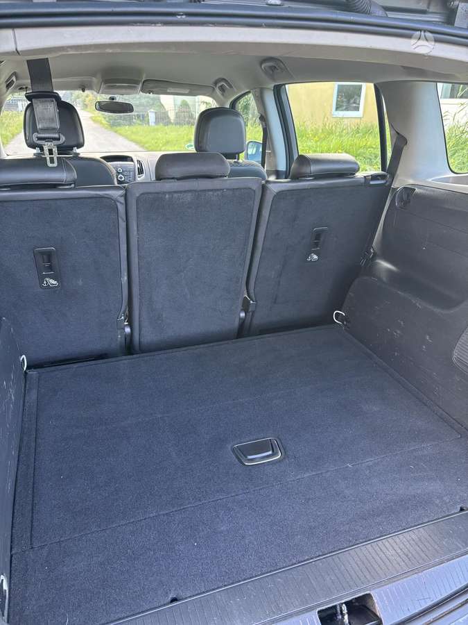 Opel Zafira - 10