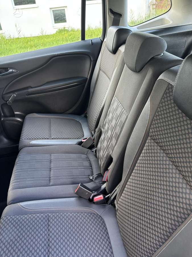 Opel Zafira - 11
