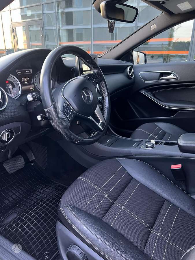 Mercedes-Benz A220 - 8