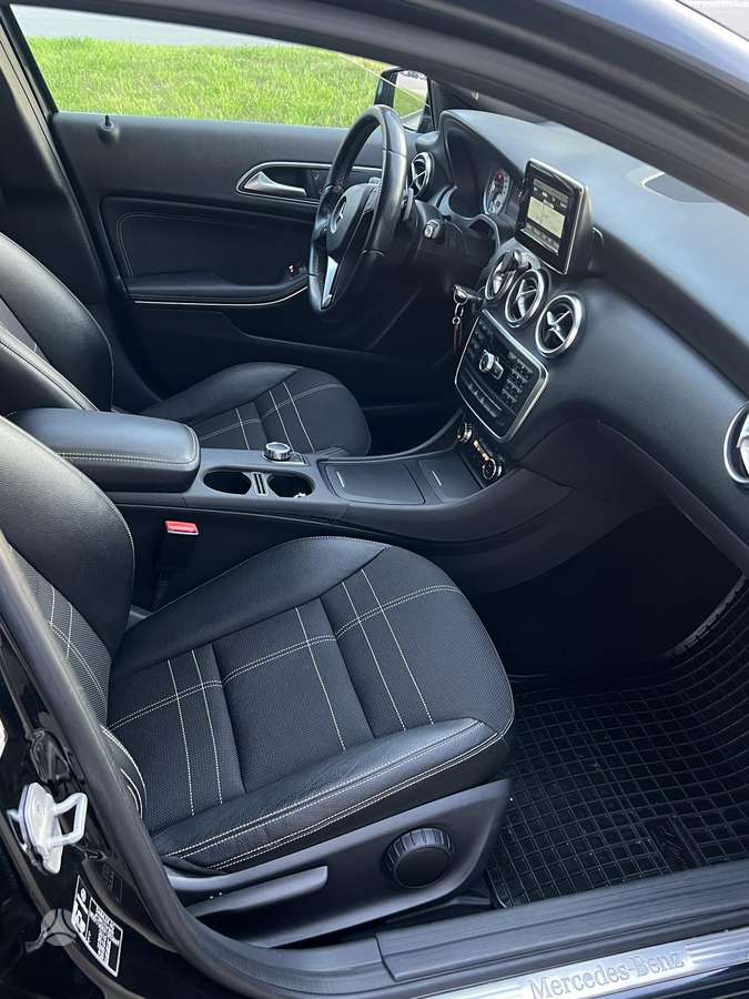 Mercedes-Benz A220 - 10