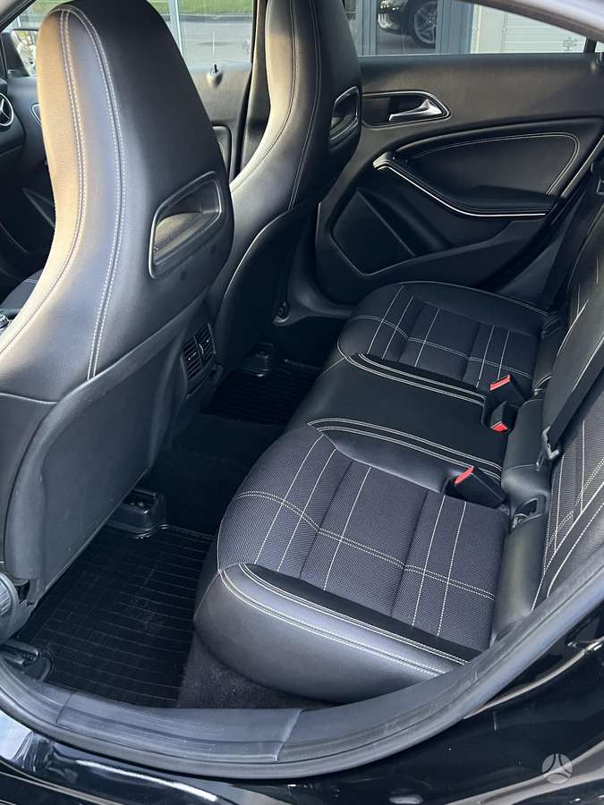 Mercedes-Benz A220 - 11