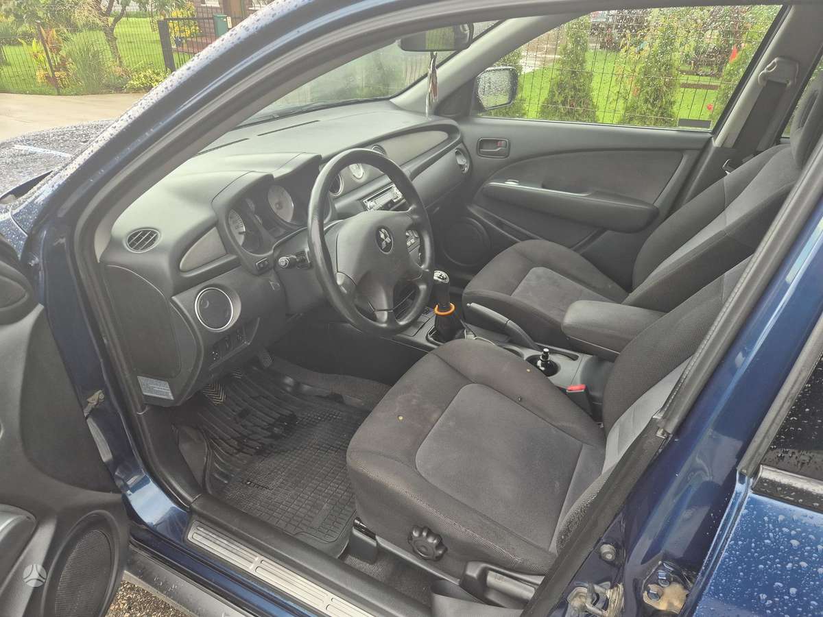 Mitsubishi Outlander - 6
