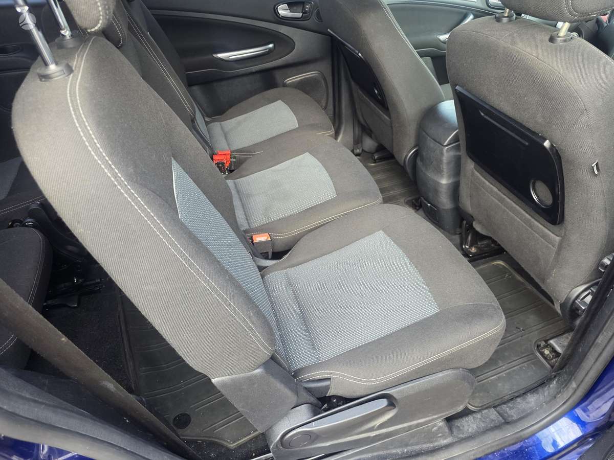 Ford Galaxy - 10