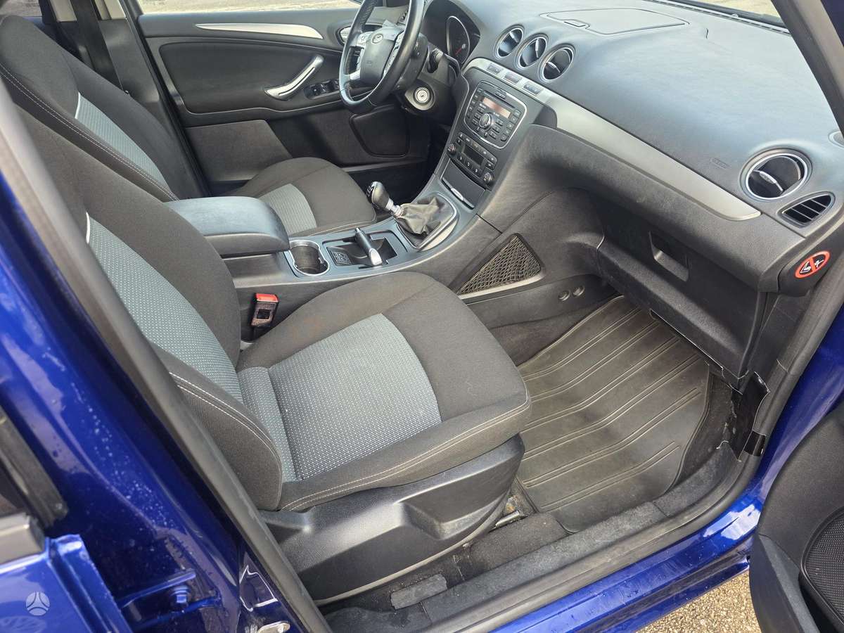 Ford Galaxy - 11