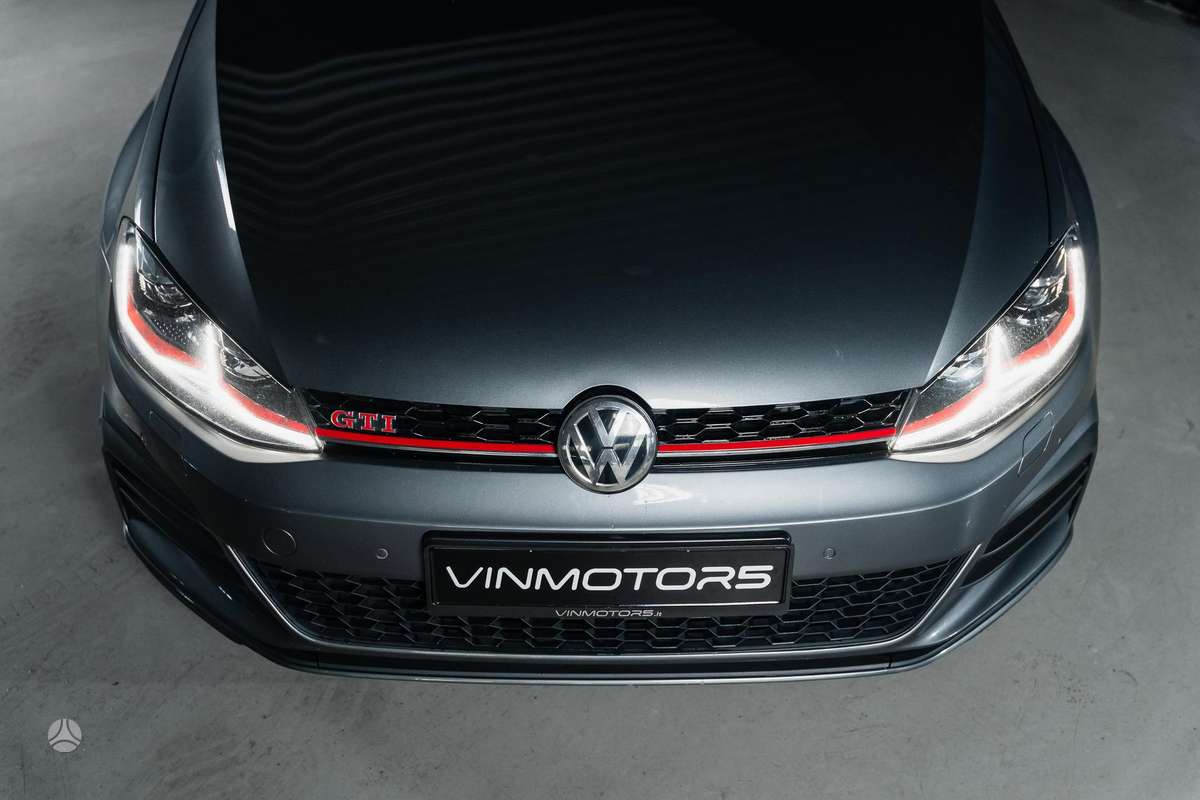 Volkswagen Golf - 12