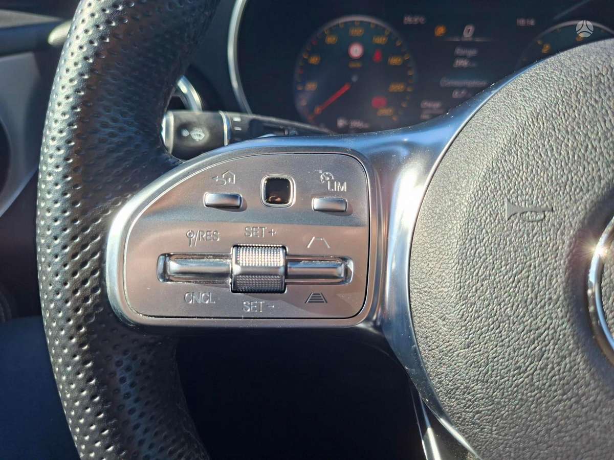 Mercedes-Benz GLC220 - 12