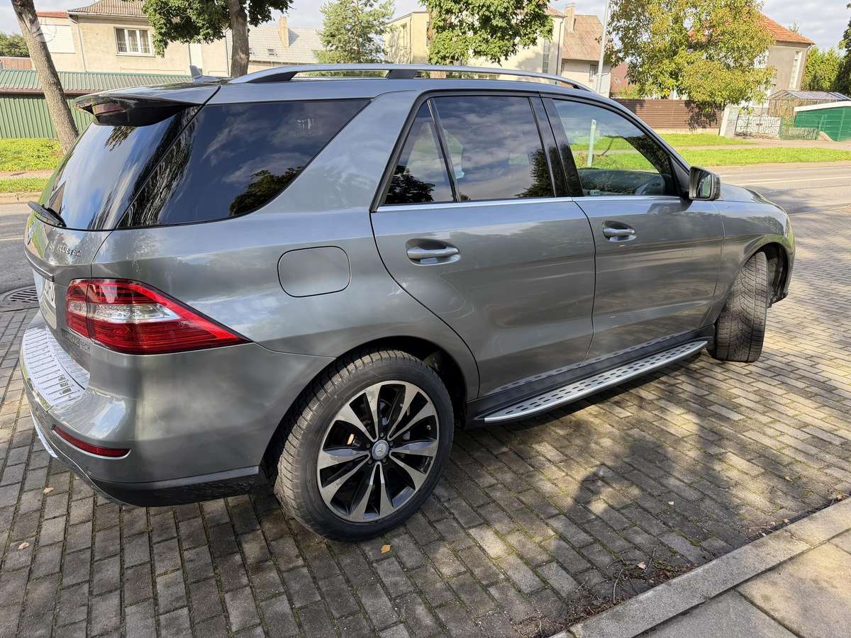 Mercedes-Benz ML250 - 4