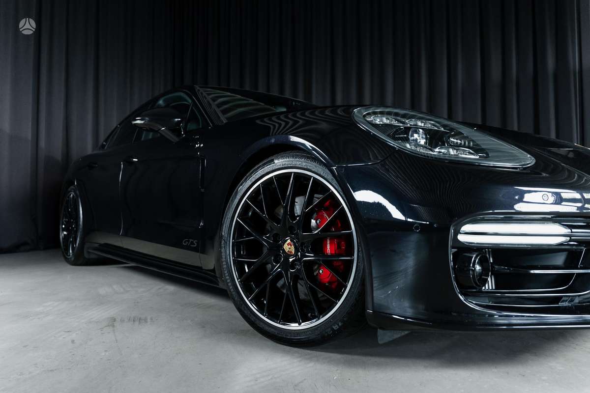 Porsche Panamera - 12