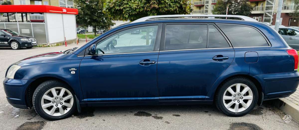 Toyota Avensis - 6