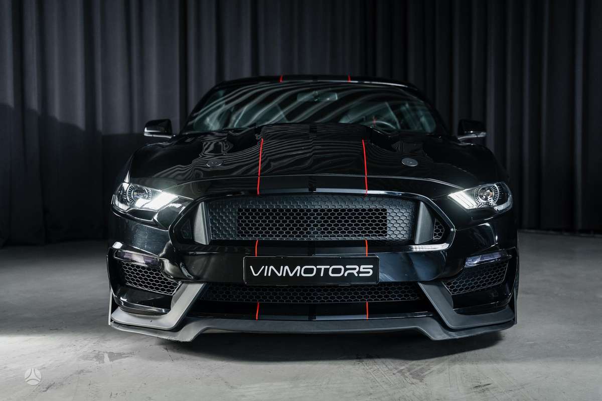 Ford Mustang - 2