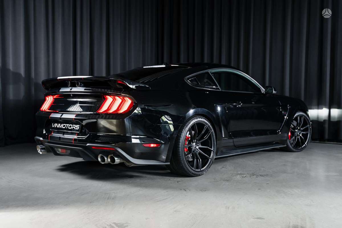 Ford Mustang - 4