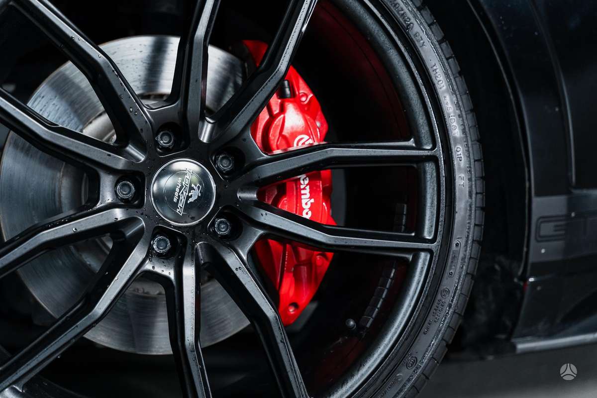 Ford Mustang - 11