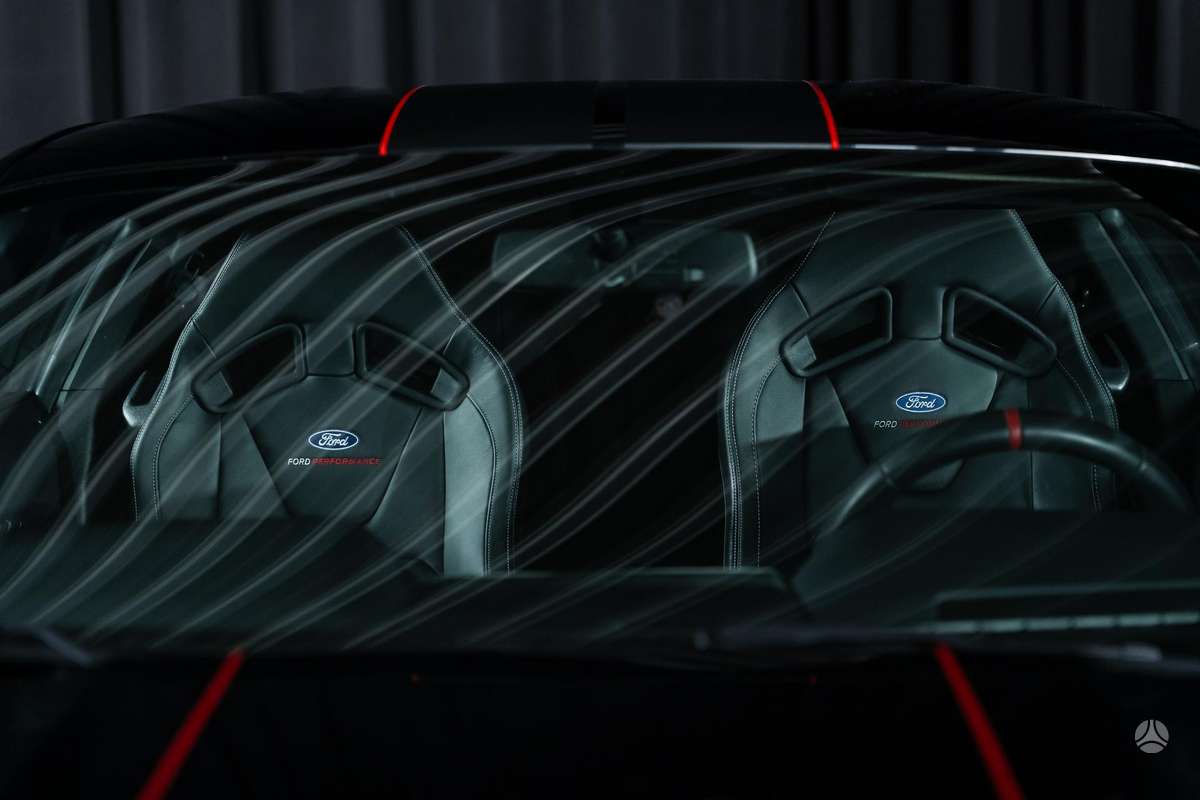 Ford Mustang - 12