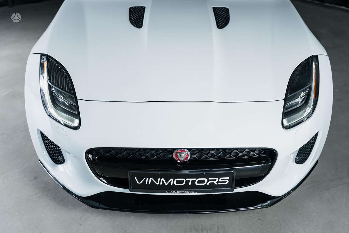 Jaguar F-Type - 12