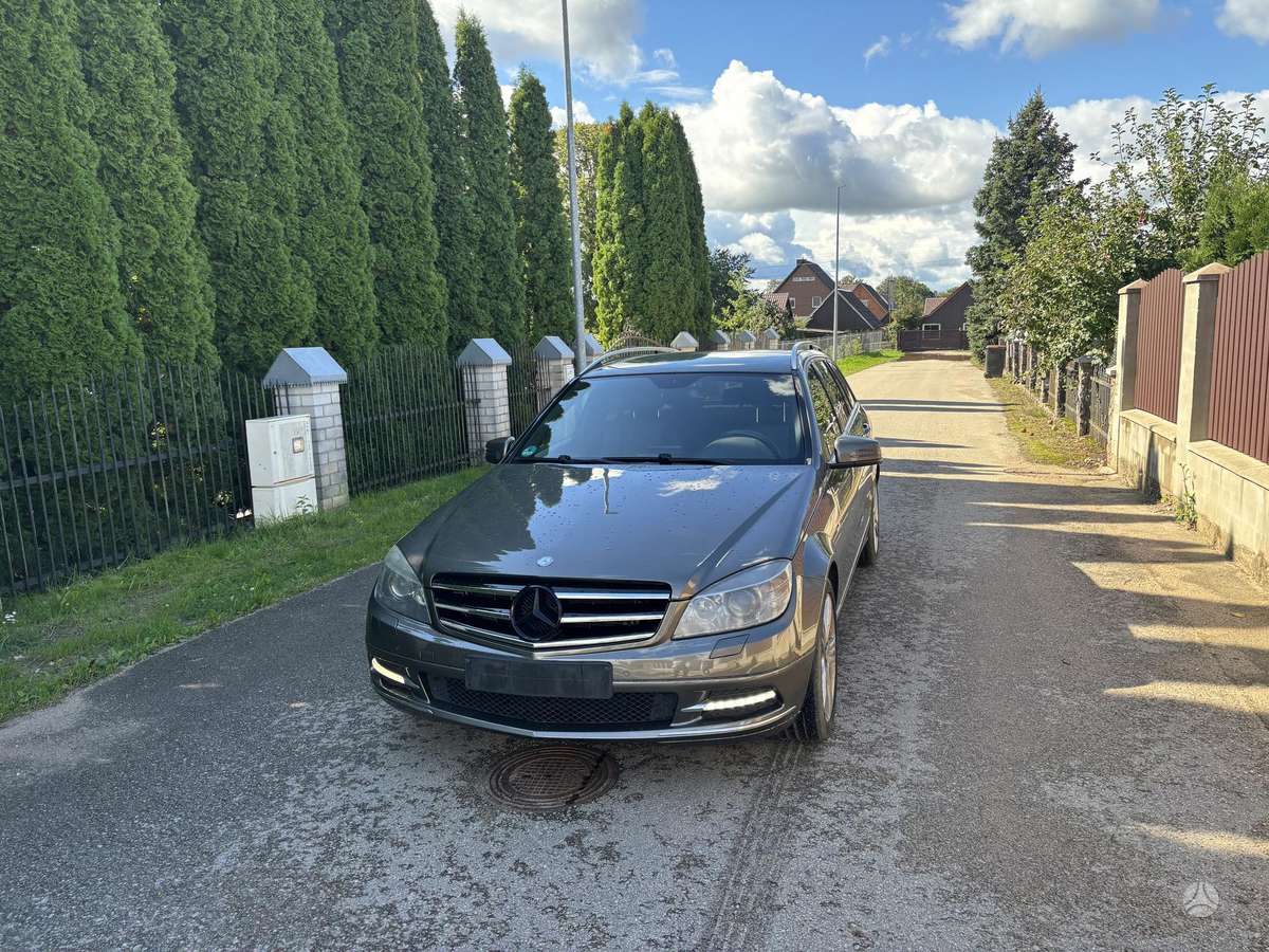 Mercedes-Benz C350 - 2