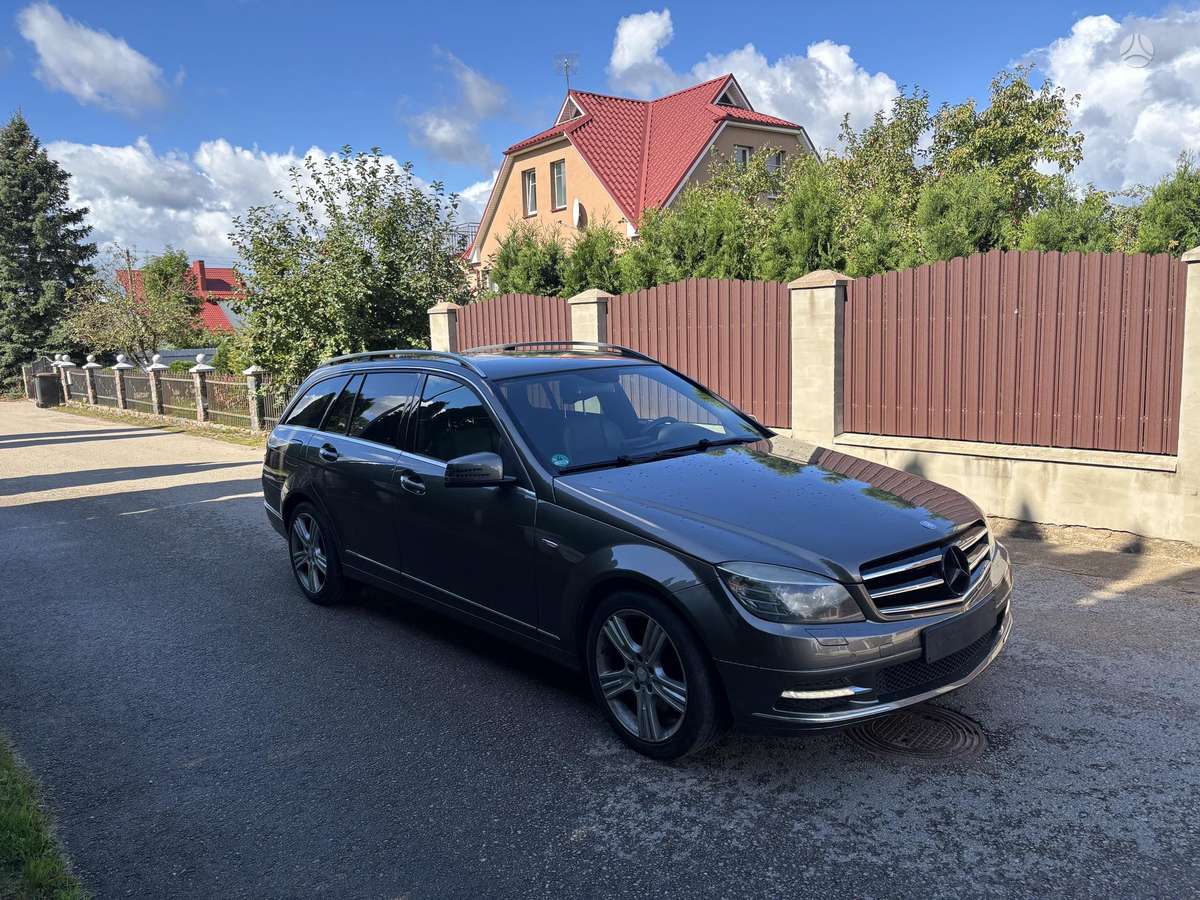 Mercedes-Benz C350 - 4
