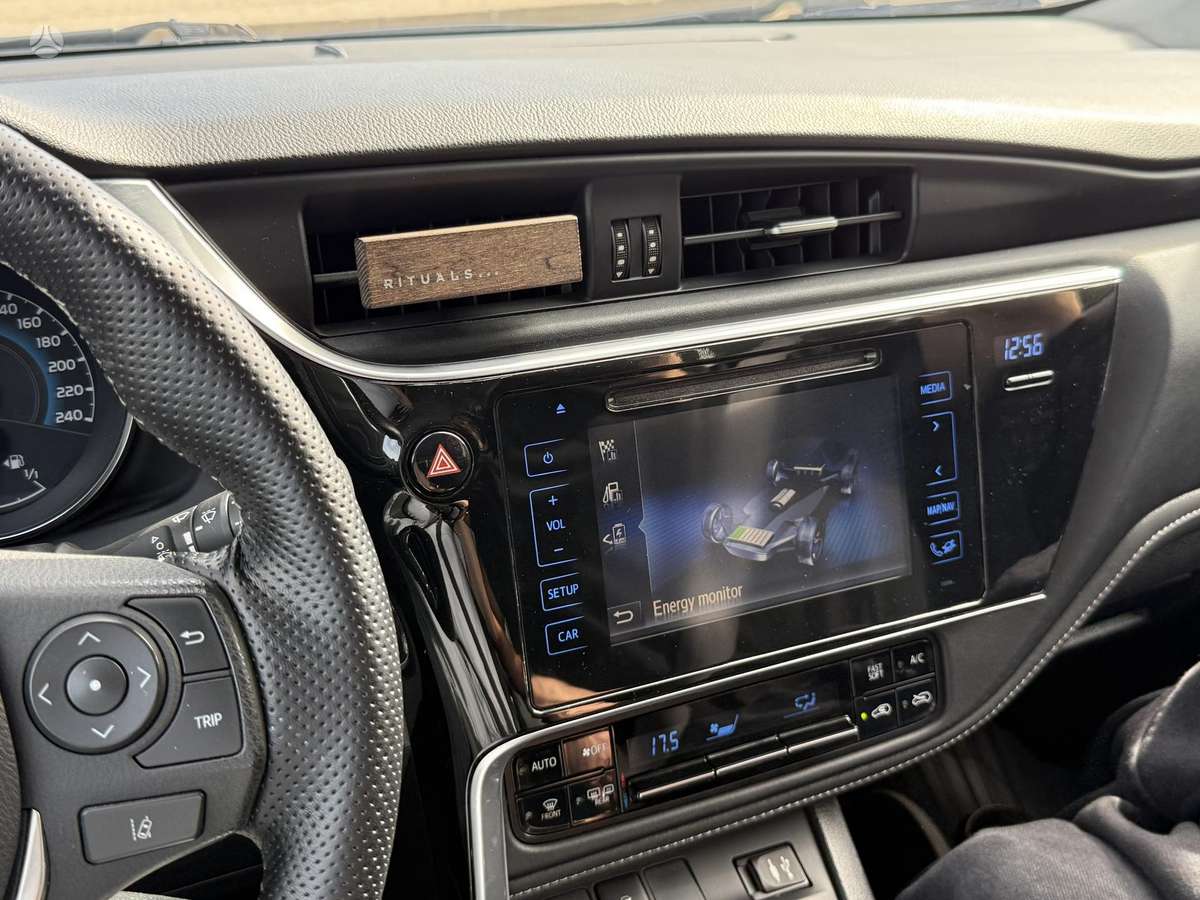 Toyota Auris - 10