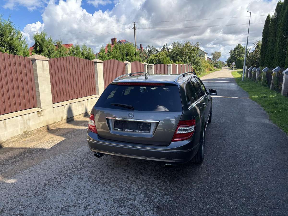 Mercedes-Benz C350 - 6