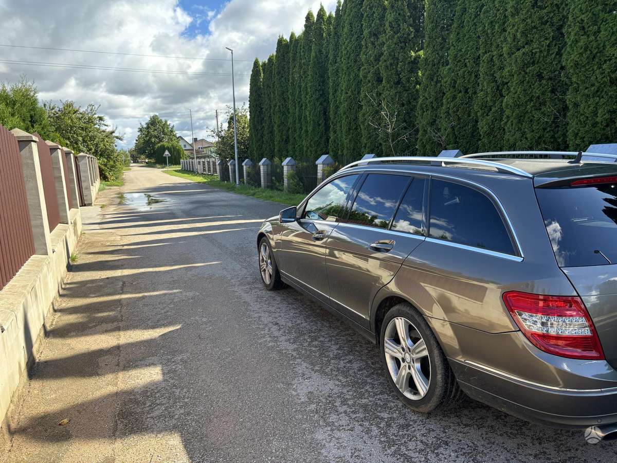 Mercedes-Benz C350 - 7