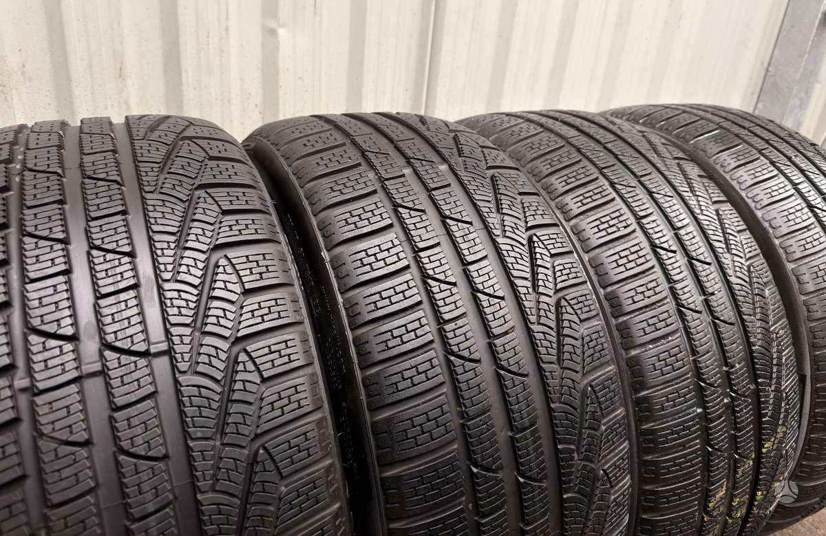 Pirelli SOTTOZERO, winter 245/35 R20
