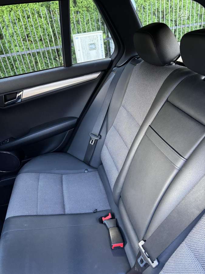 Mercedes-Benz C350 - 10
