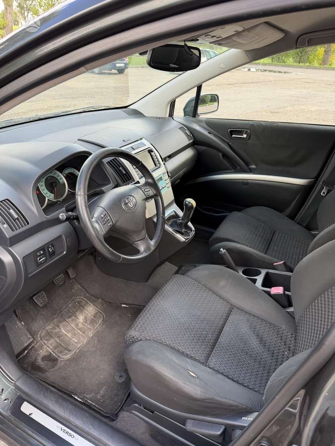 Toyota Corolla Verso - 4