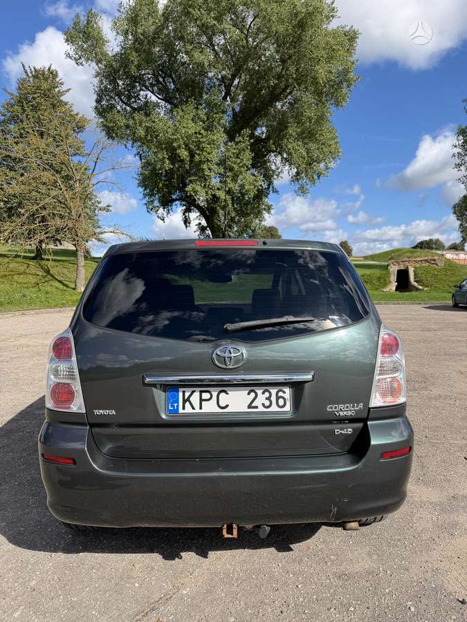 Toyota Corolla Verso - 8