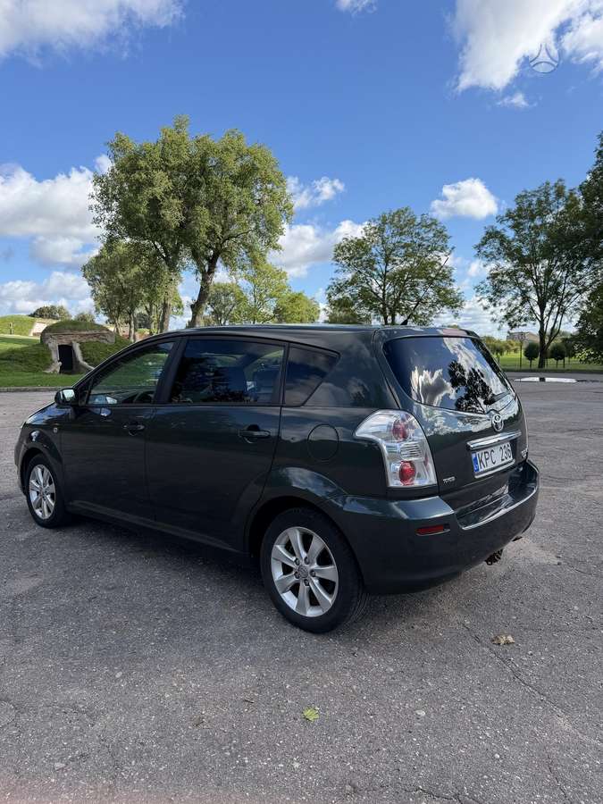 Toyota Corolla Verso - 10