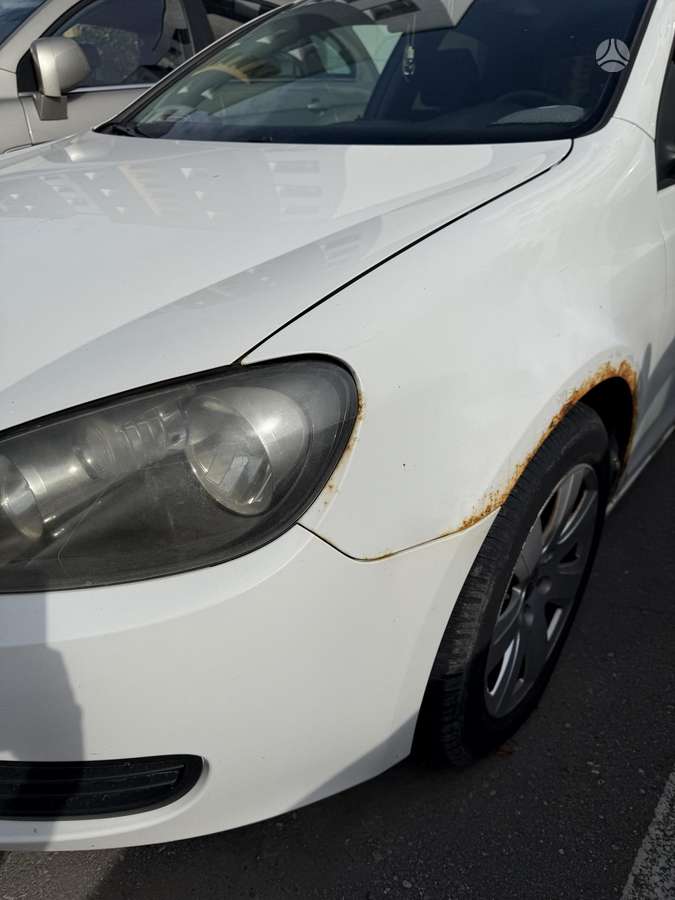 Volkswagen Golf - 6