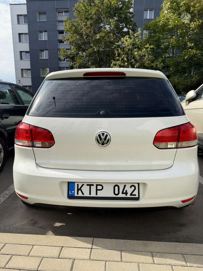 Volkswagen Golf - 2