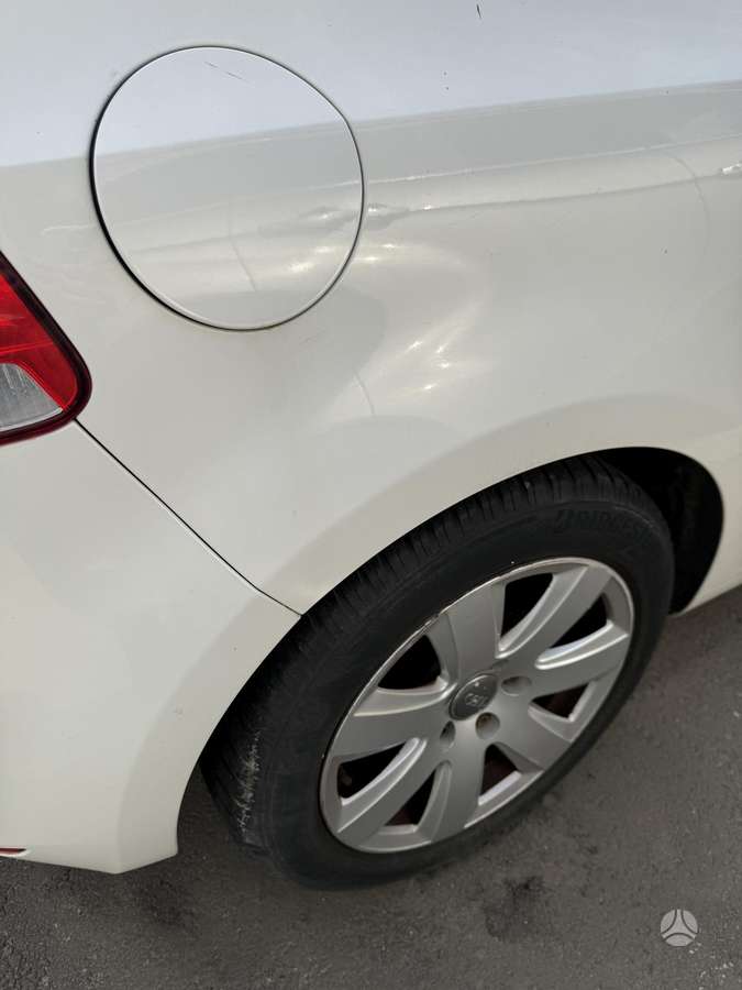 Volkswagen Golf - 10