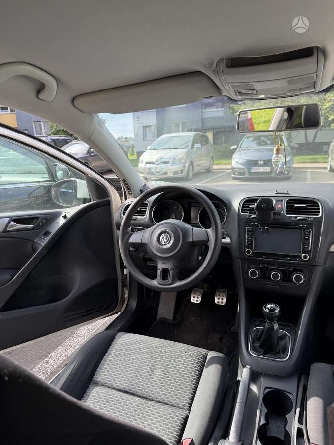 Volkswagen Golf - 12