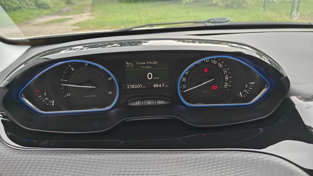 Peugeot 2008 - 5