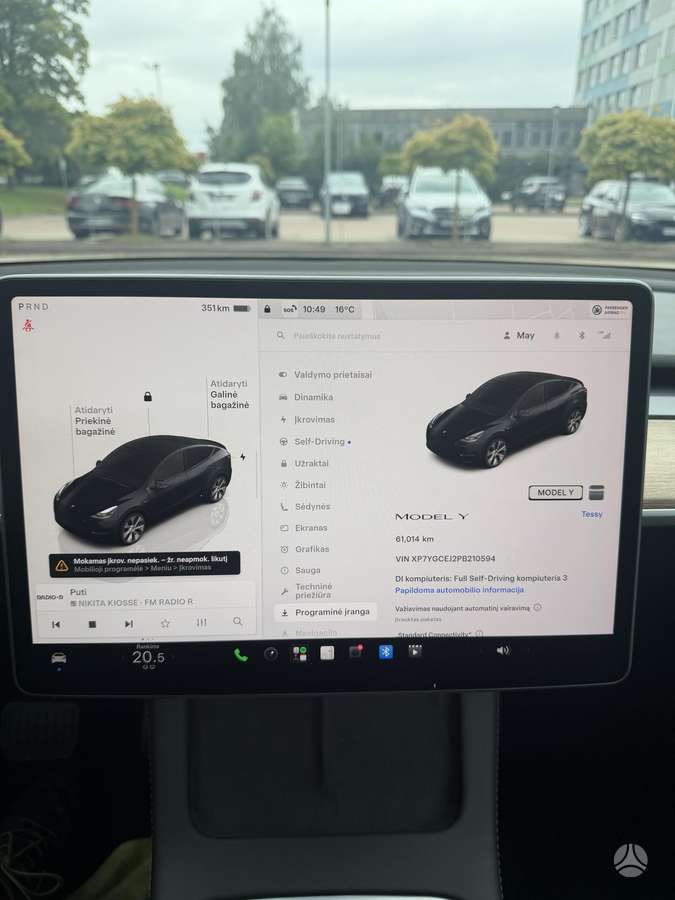 Tesla Model Y - 10