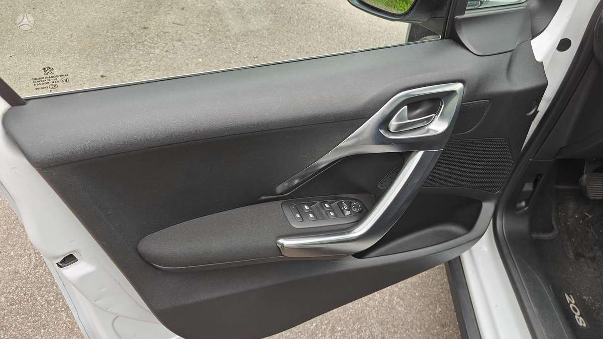 Peugeot 2008 - 7