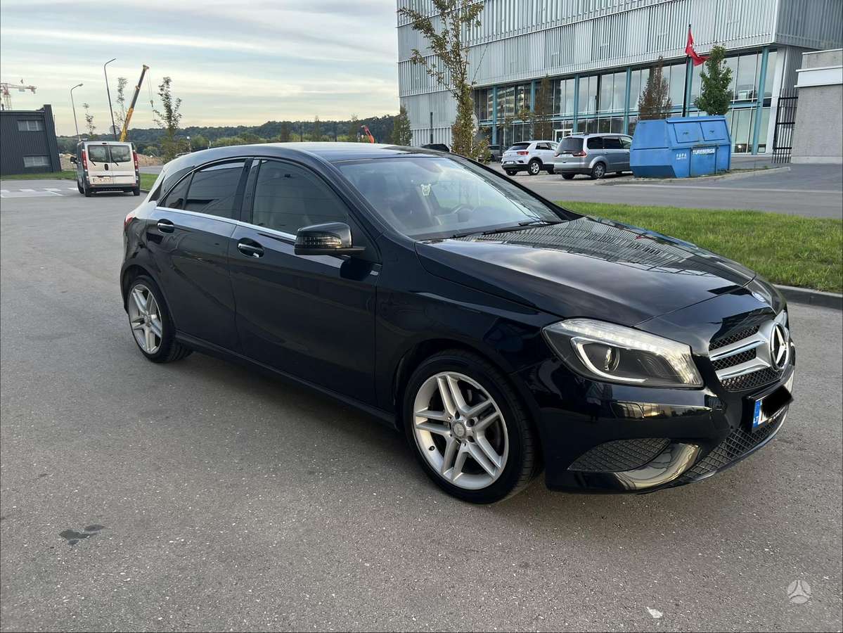 Mercedes-Benz A220 - 1
