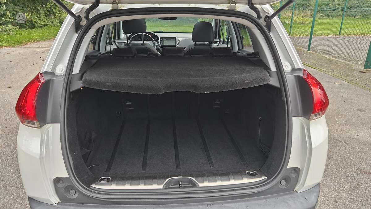 Peugeot 2008 - 9