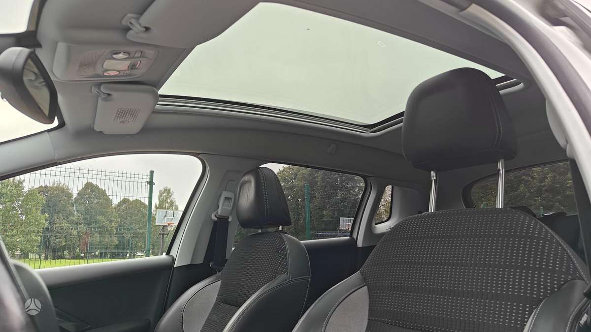 Peugeot 2008 - 11
