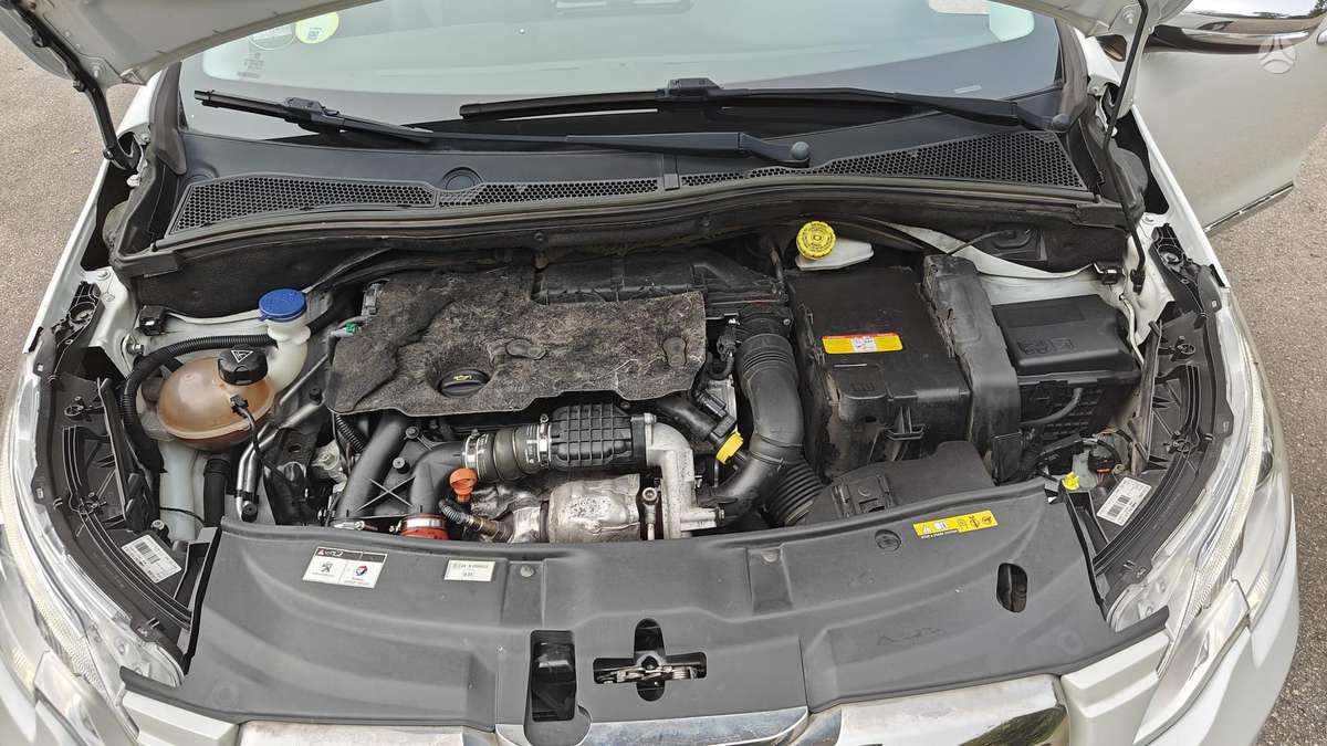 Peugeot 2008 - 12