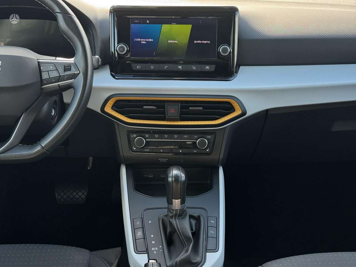 SEAT Arona - 10