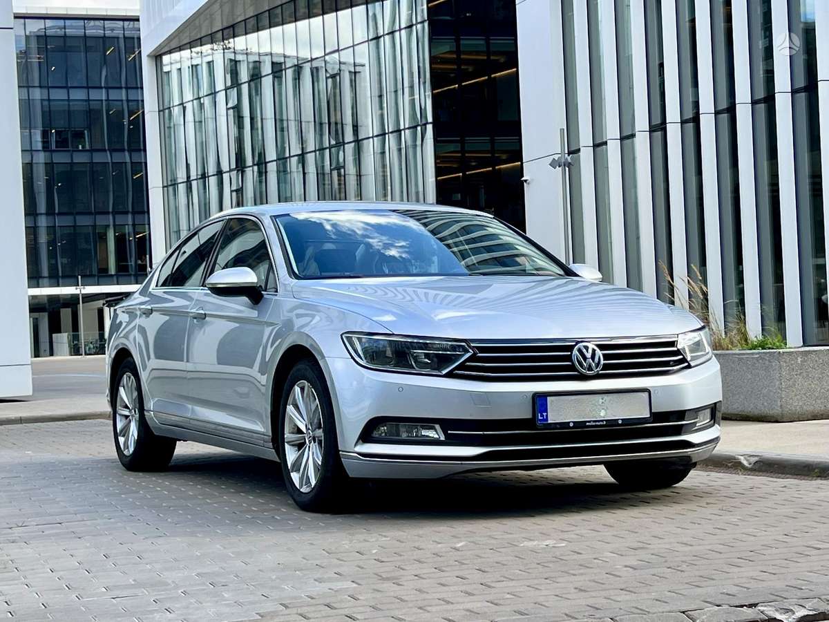 Volkswagen Passat - 1