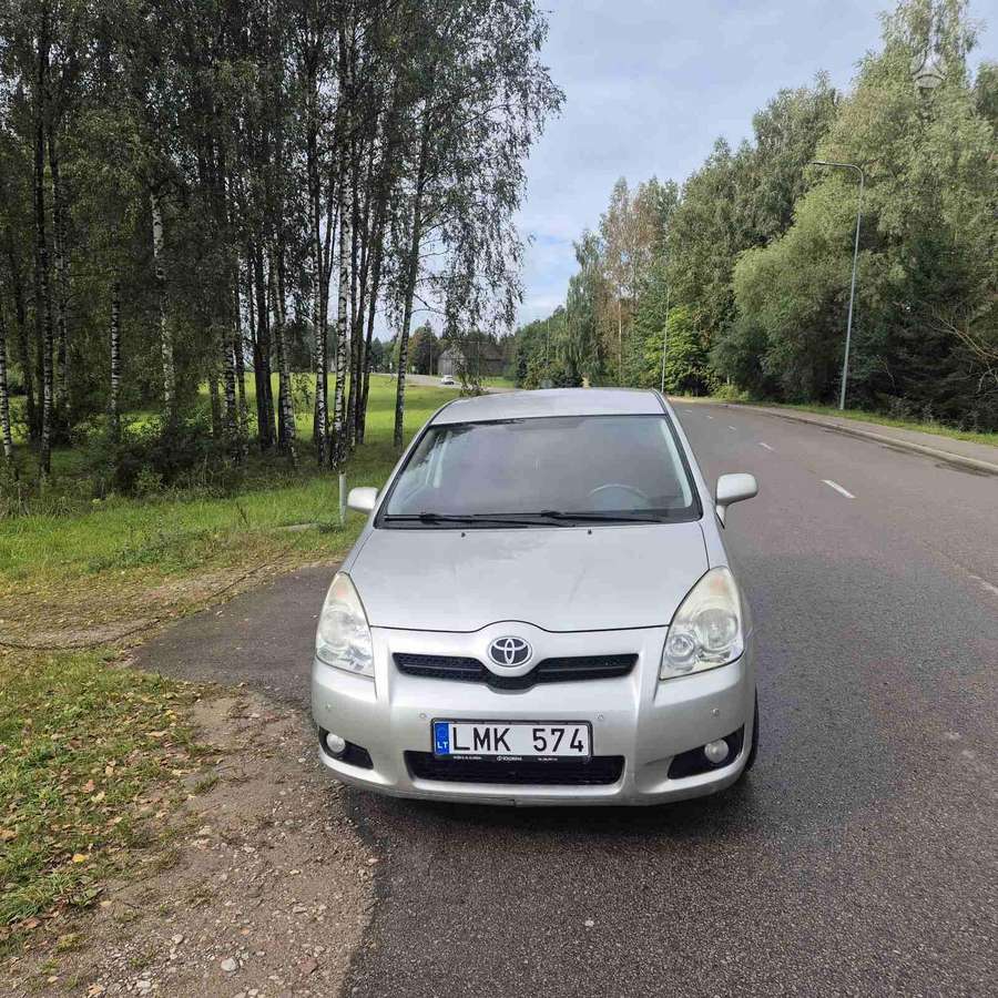 Toyota Corolla Verso - 3
