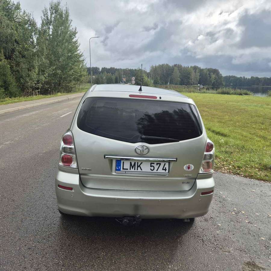 Toyota Corolla Verso - 4