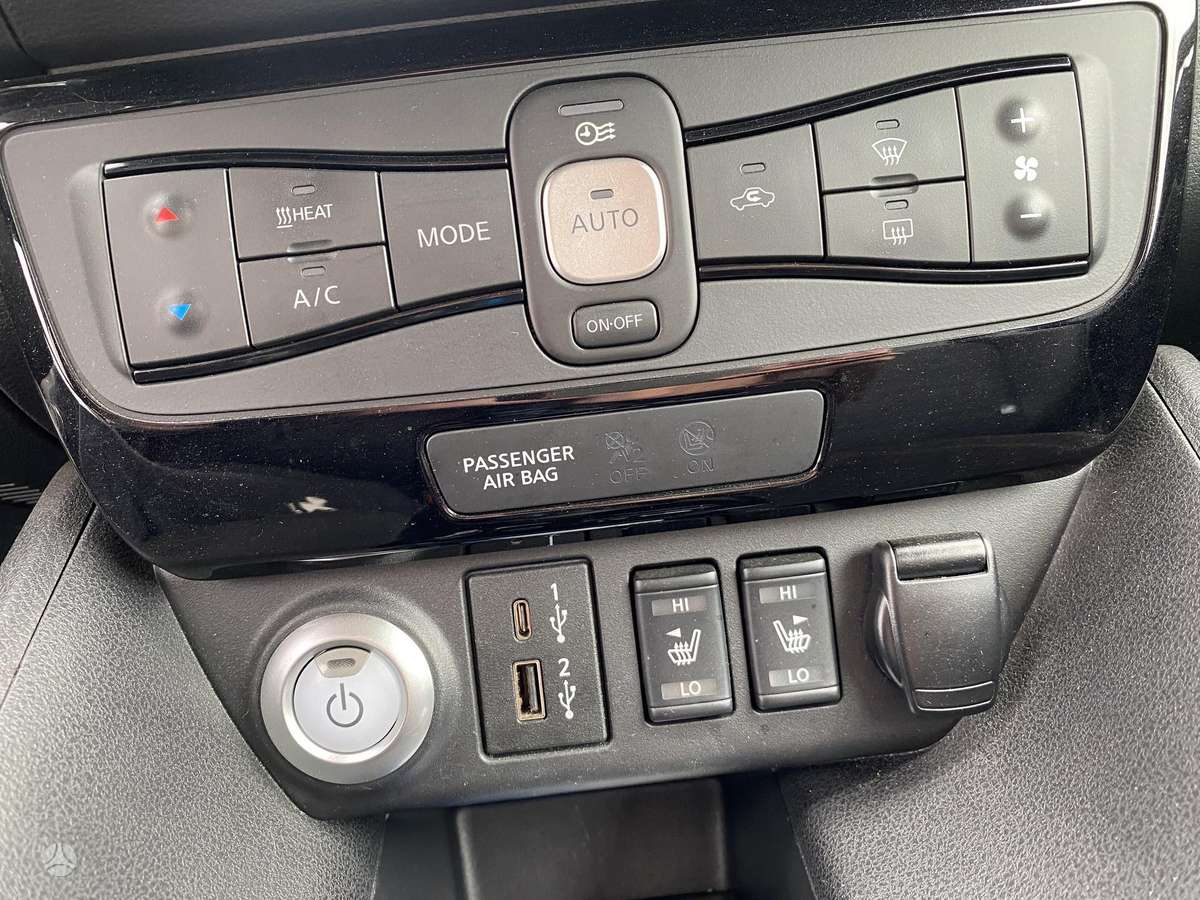 Nissan Leaf - 5