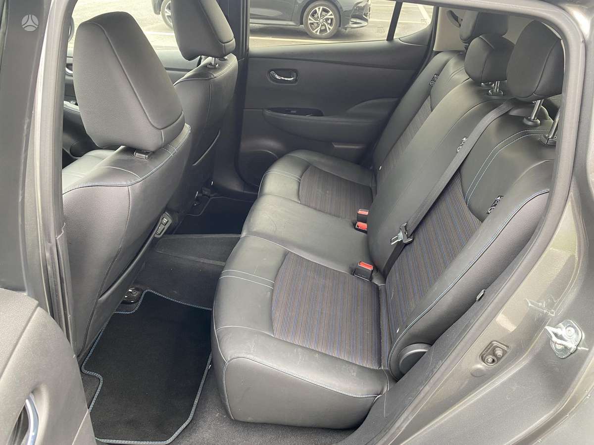 Nissan Leaf - 6