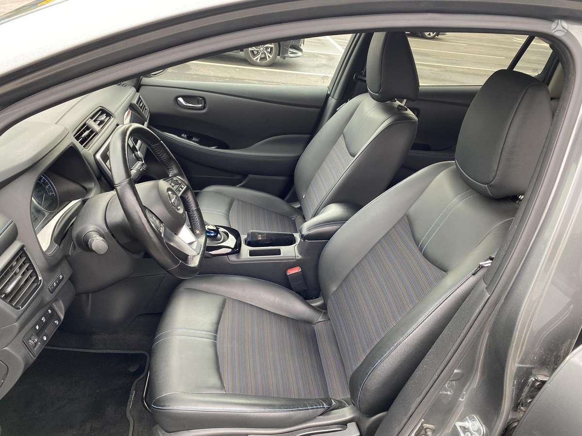 Nissan Leaf - 8