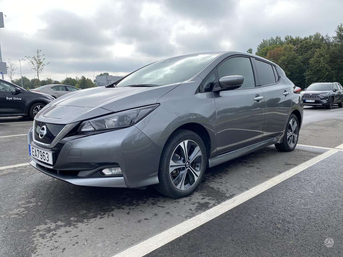 Nissan Leaf - 1