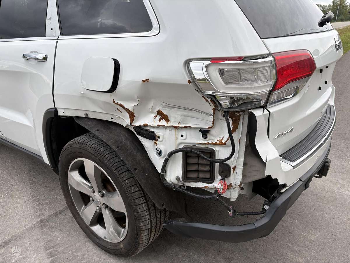 Jeep Grand Cherokee - 8